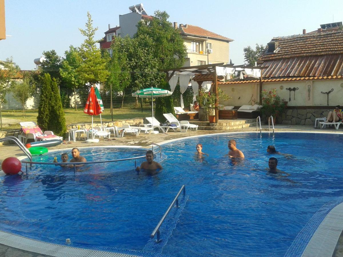 Saint George Family Hotel Łozenec Zewnętrze zdjęcie