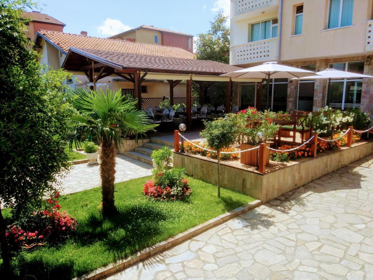 Saint George Family Hotel Łozenec Zewnętrze zdjęcie