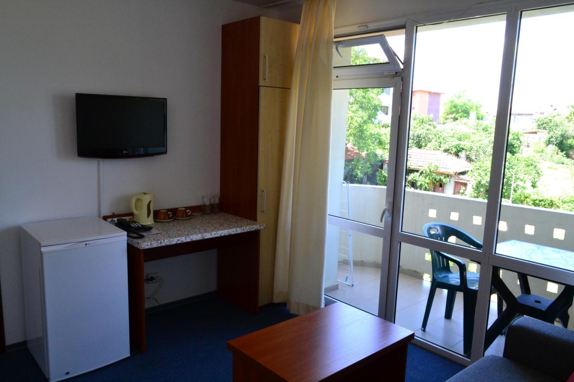 Saint George Family Hotel Łozenec Zewnętrze zdjęcie
