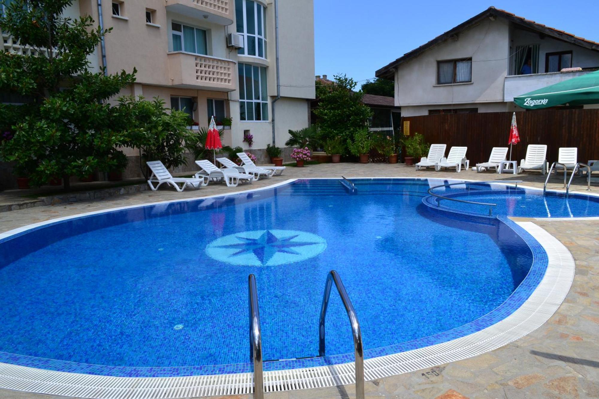 Saint George Family Hotel Łozenec Zewnętrze zdjęcie