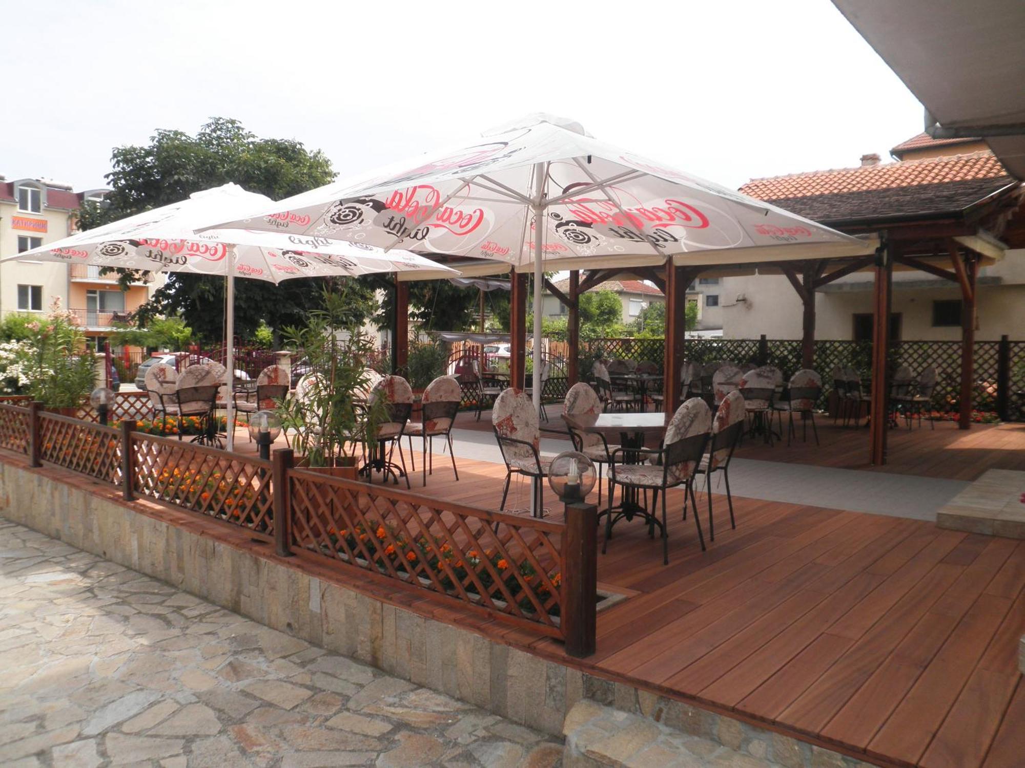 Saint George Family Hotel Łozenec Zewnętrze zdjęcie