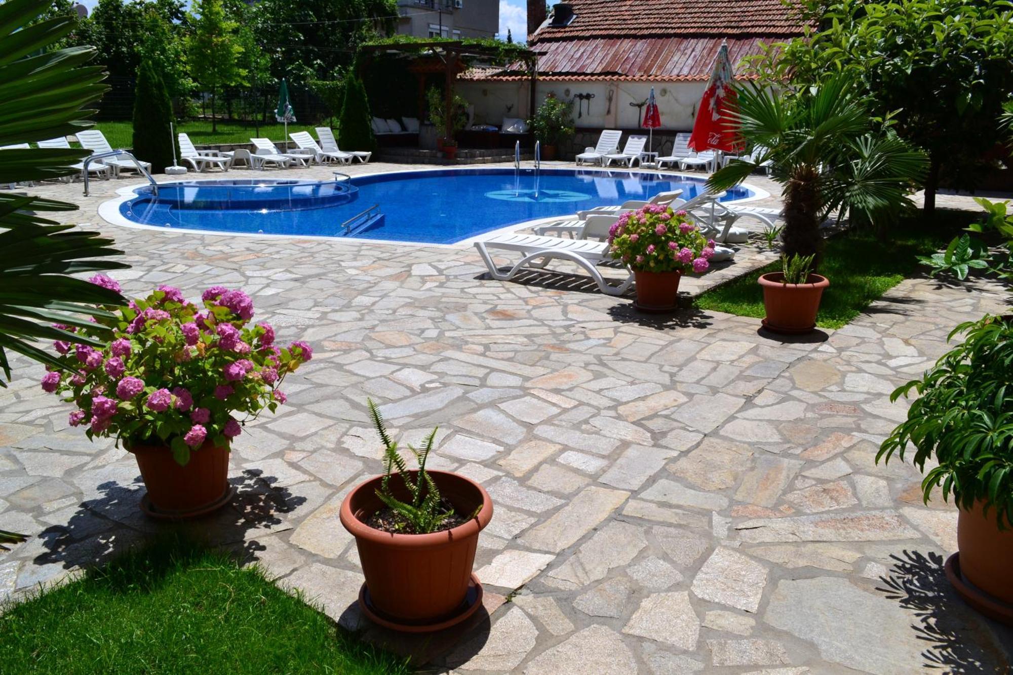 Saint George Family Hotel Łozenec Zewnętrze zdjęcie