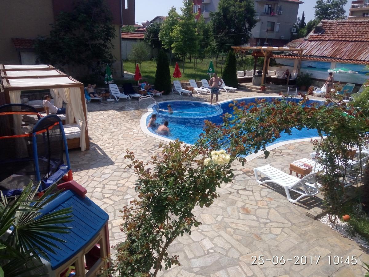 Saint George Family Hotel Łozenec Zewnętrze zdjęcie
