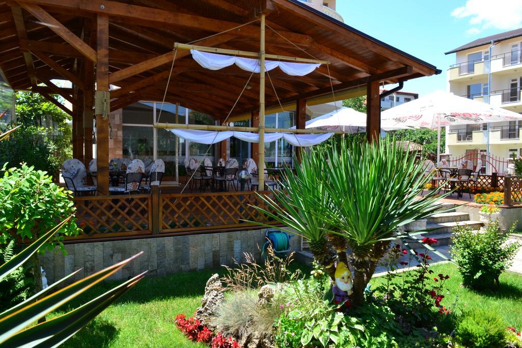 Saint George Family Hotel Łozenec Zewnętrze zdjęcie