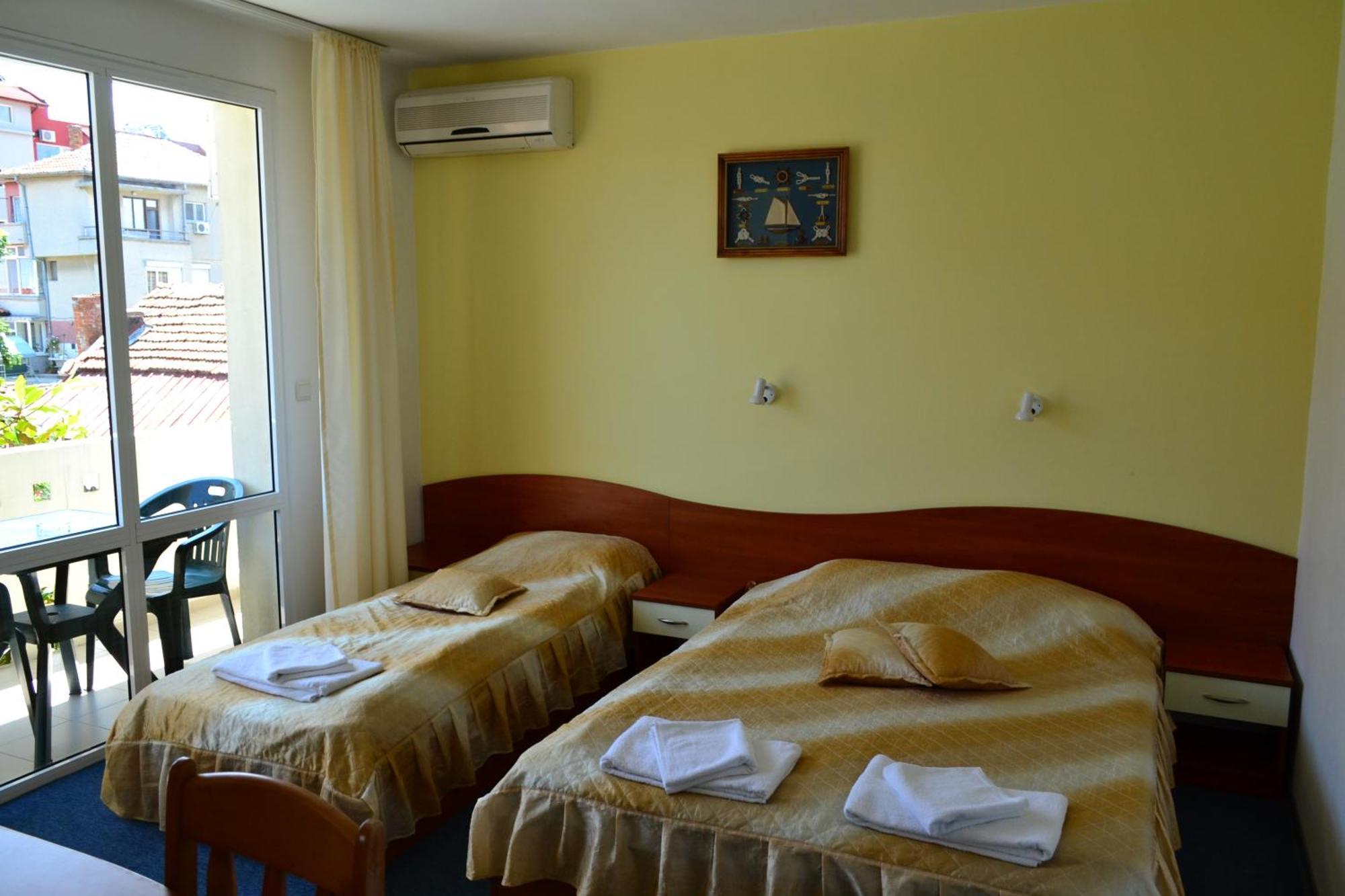 Saint George Family Hotel Łozenec Zewnętrze zdjęcie